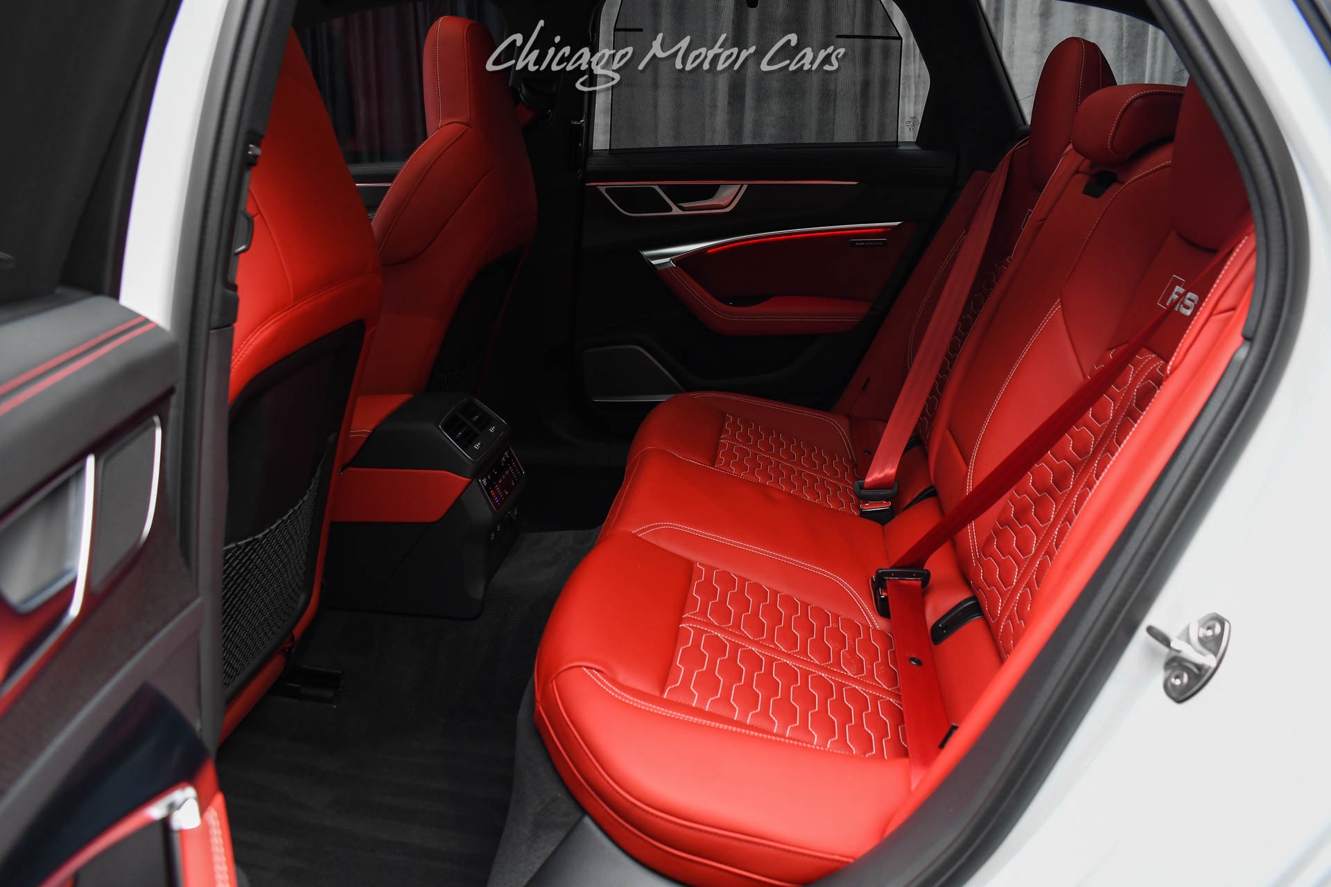 2024 AUDI RS 6 AVANT - Image 30