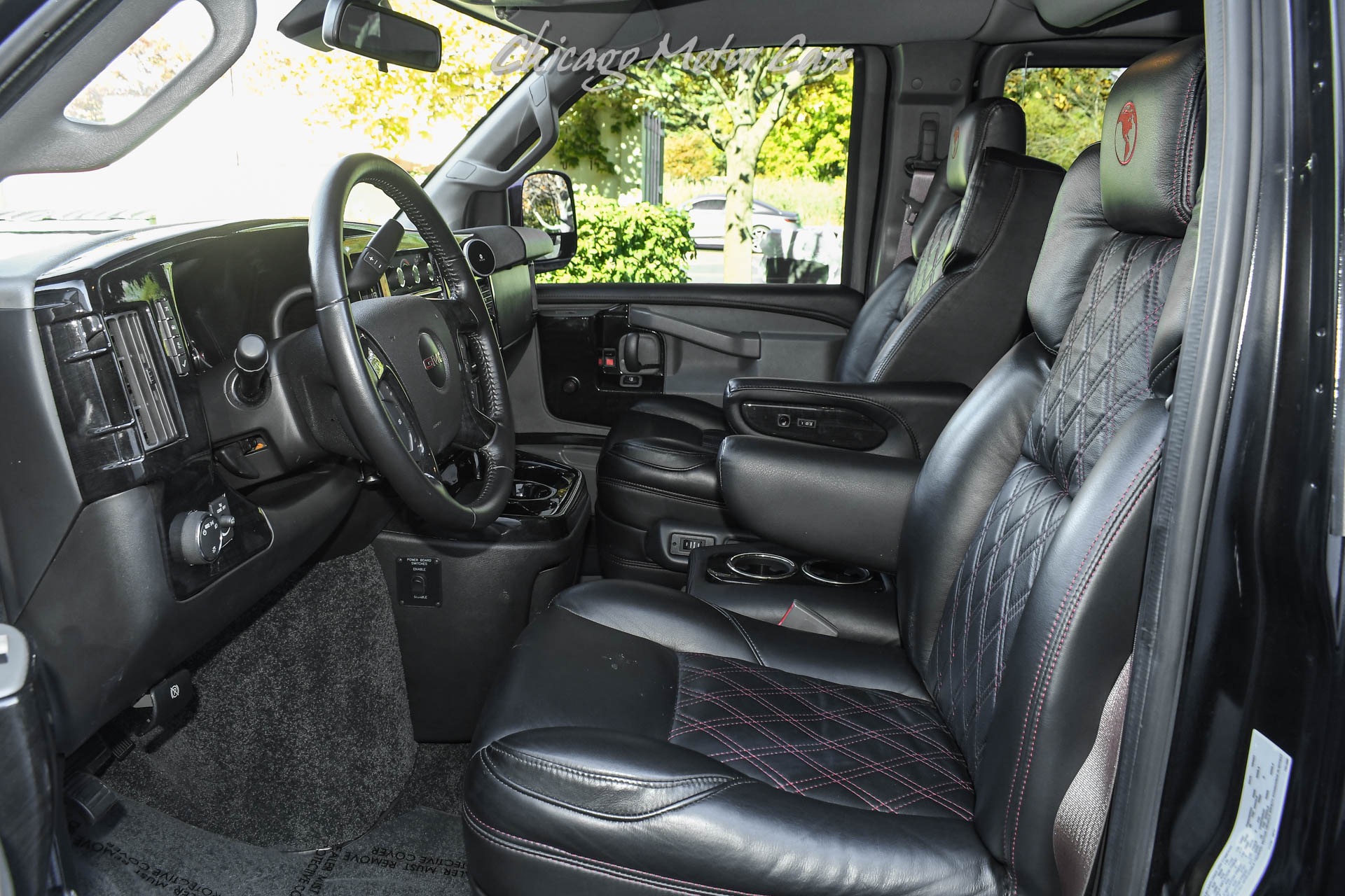 2021 GMC SAVANA - Image 19