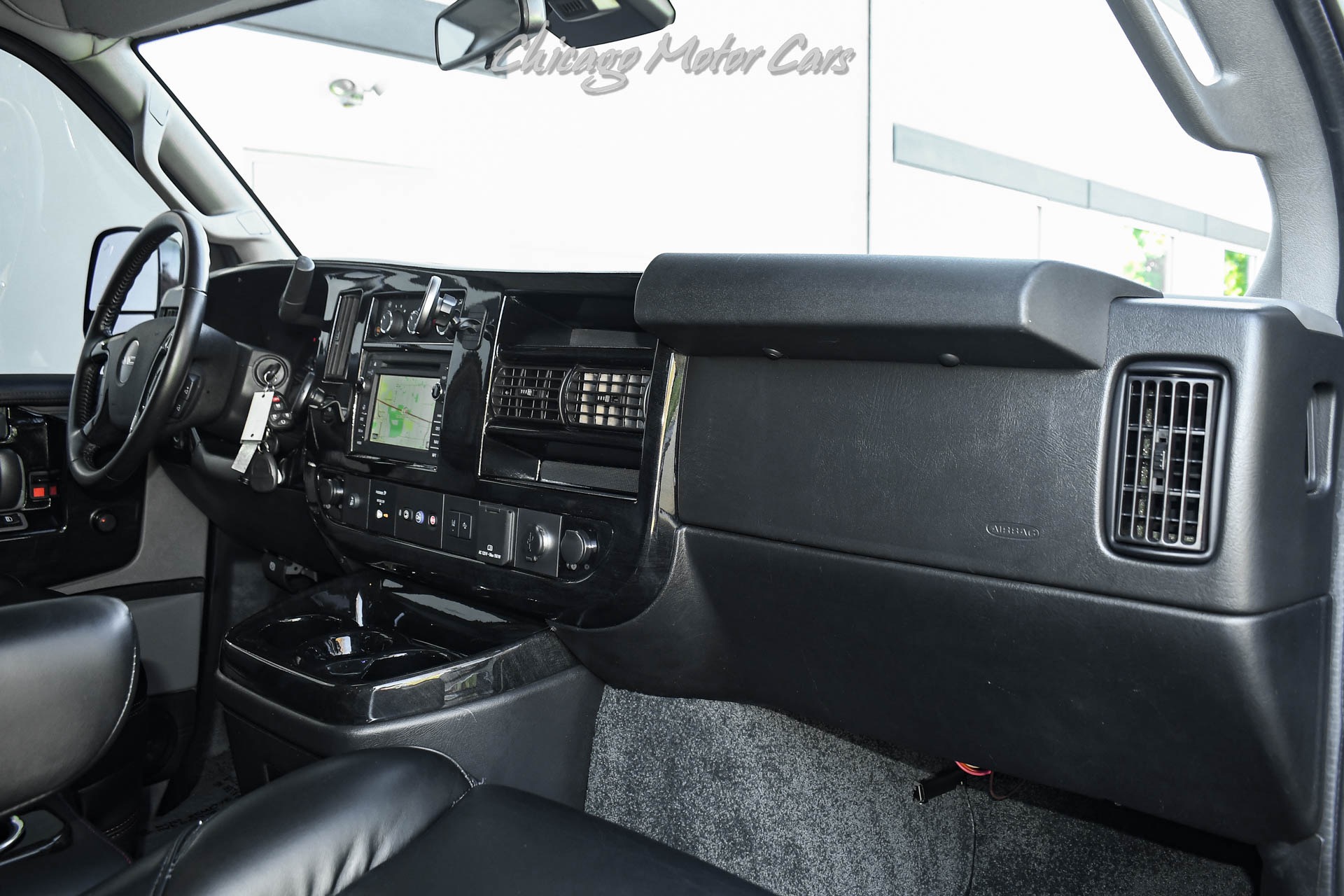 2021 GMC SAVANA - Image 21