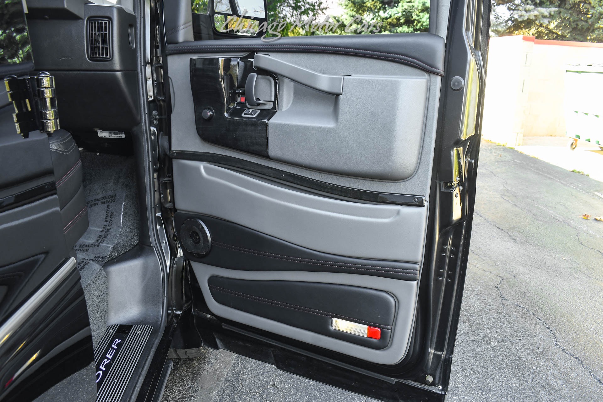 2021 GMC SAVANA - Image 30