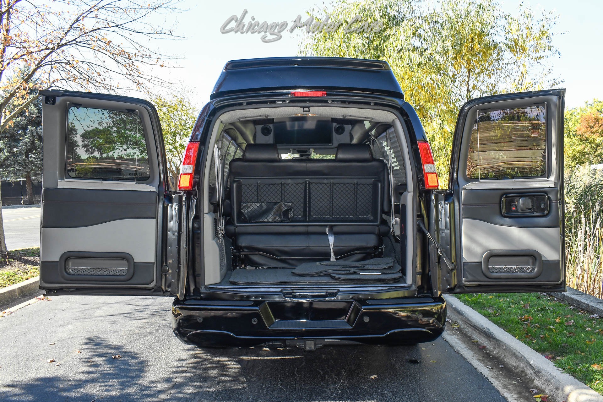 2021 GMC SAVANA - Image 41