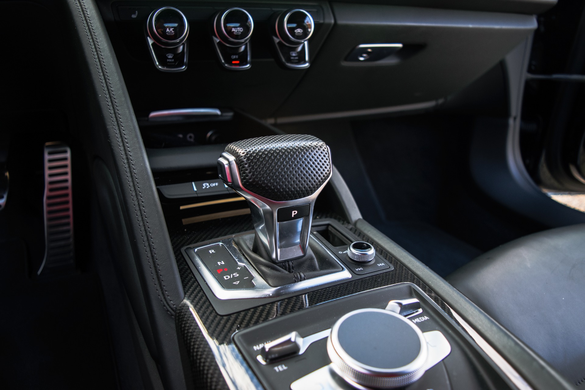 2020 AUDI R8 - Image 18