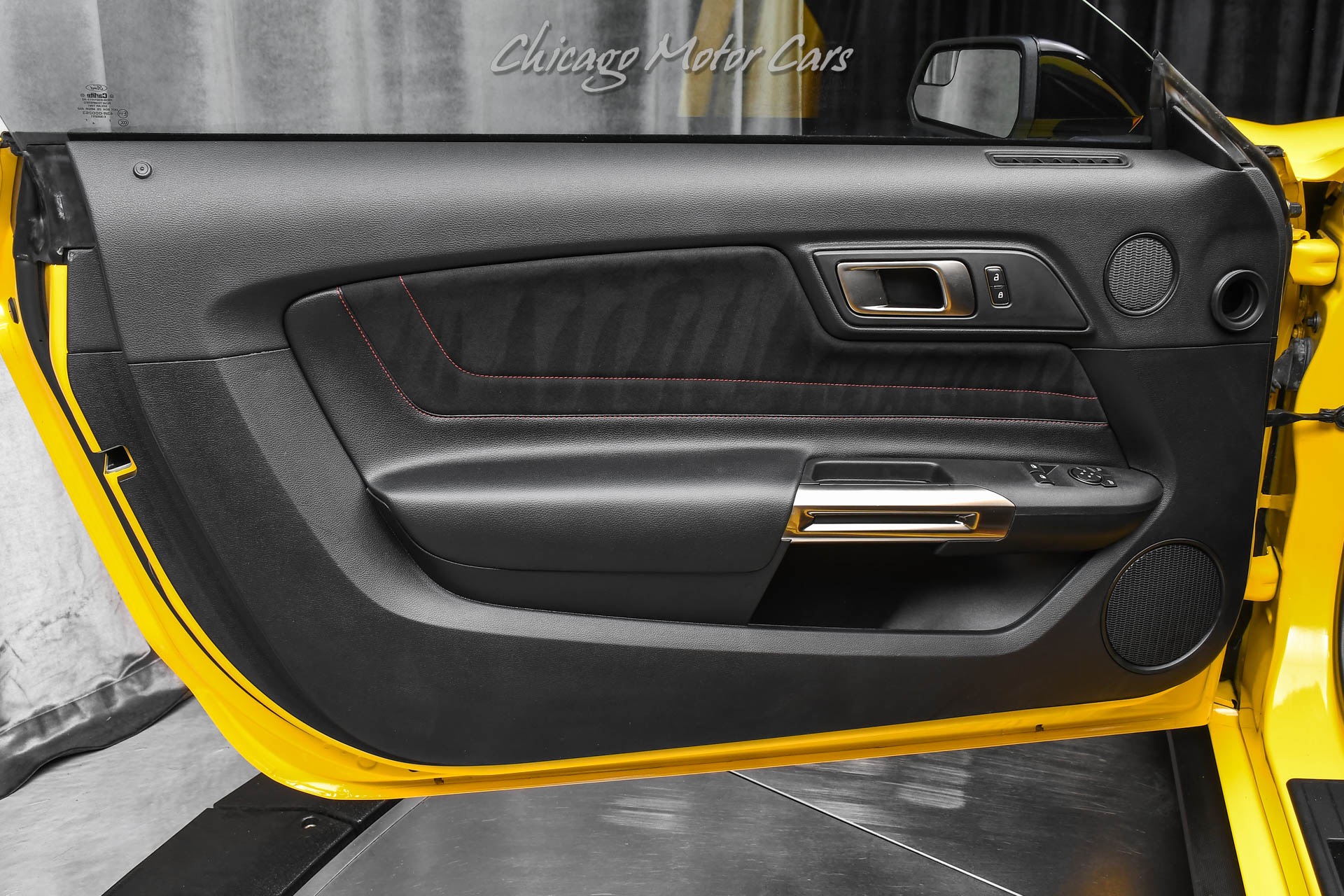 2017 FORD MUSTANG - Image 27