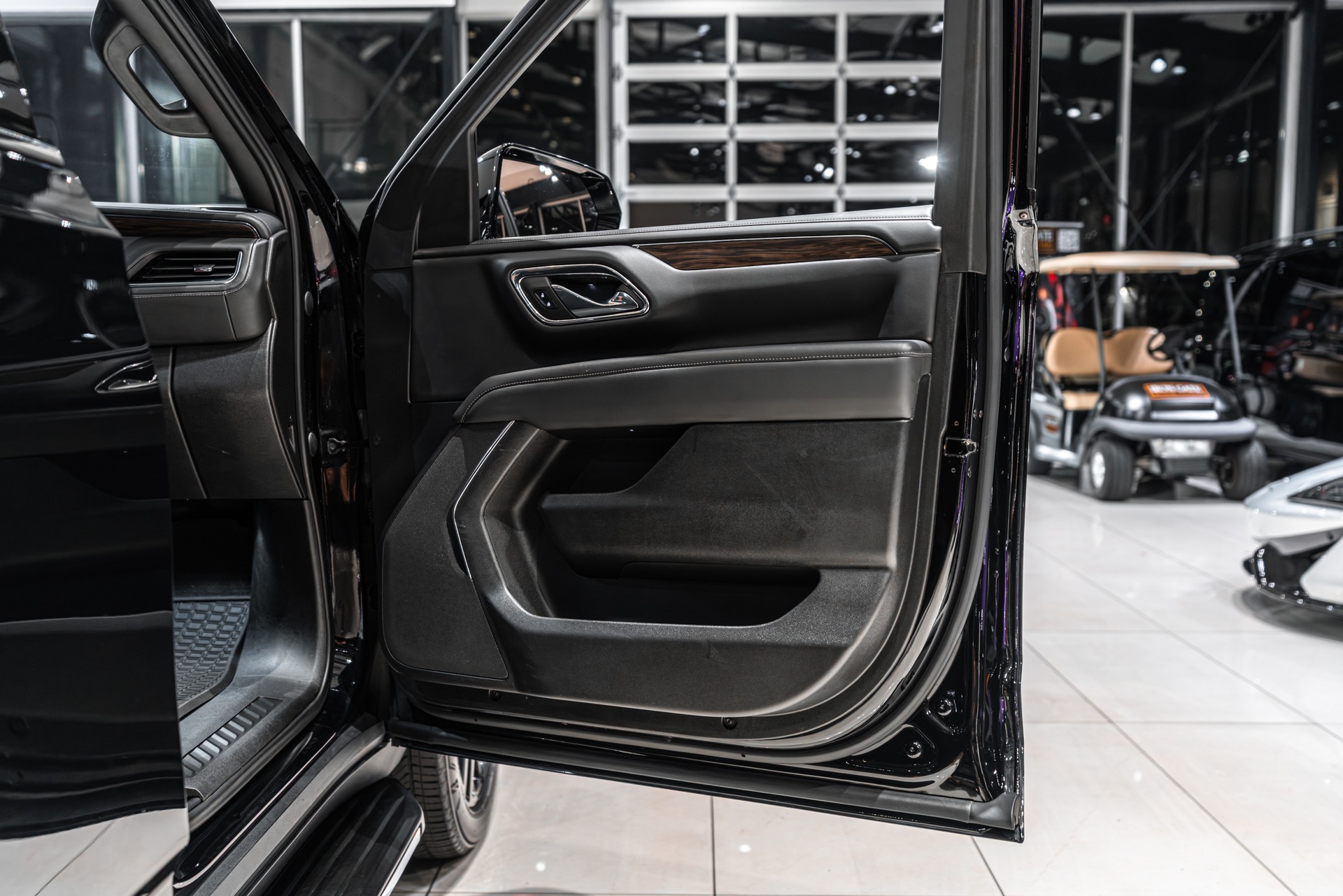 2023 CHEVROLET TAHOE - Image 32