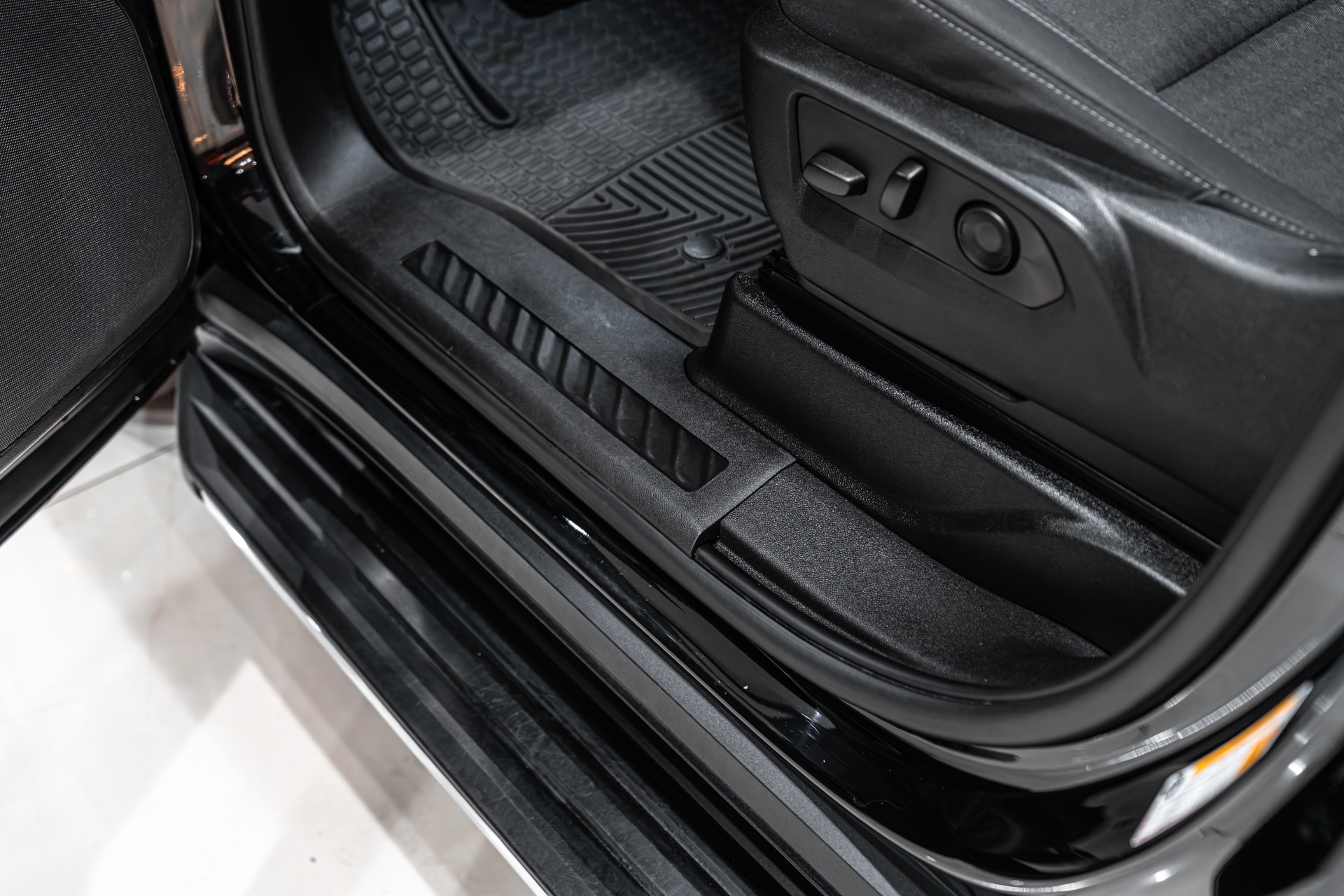 2023 CHEVROLET TAHOE - Image 35