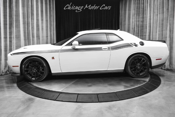 2022 Dodge Challenger R/T's photo