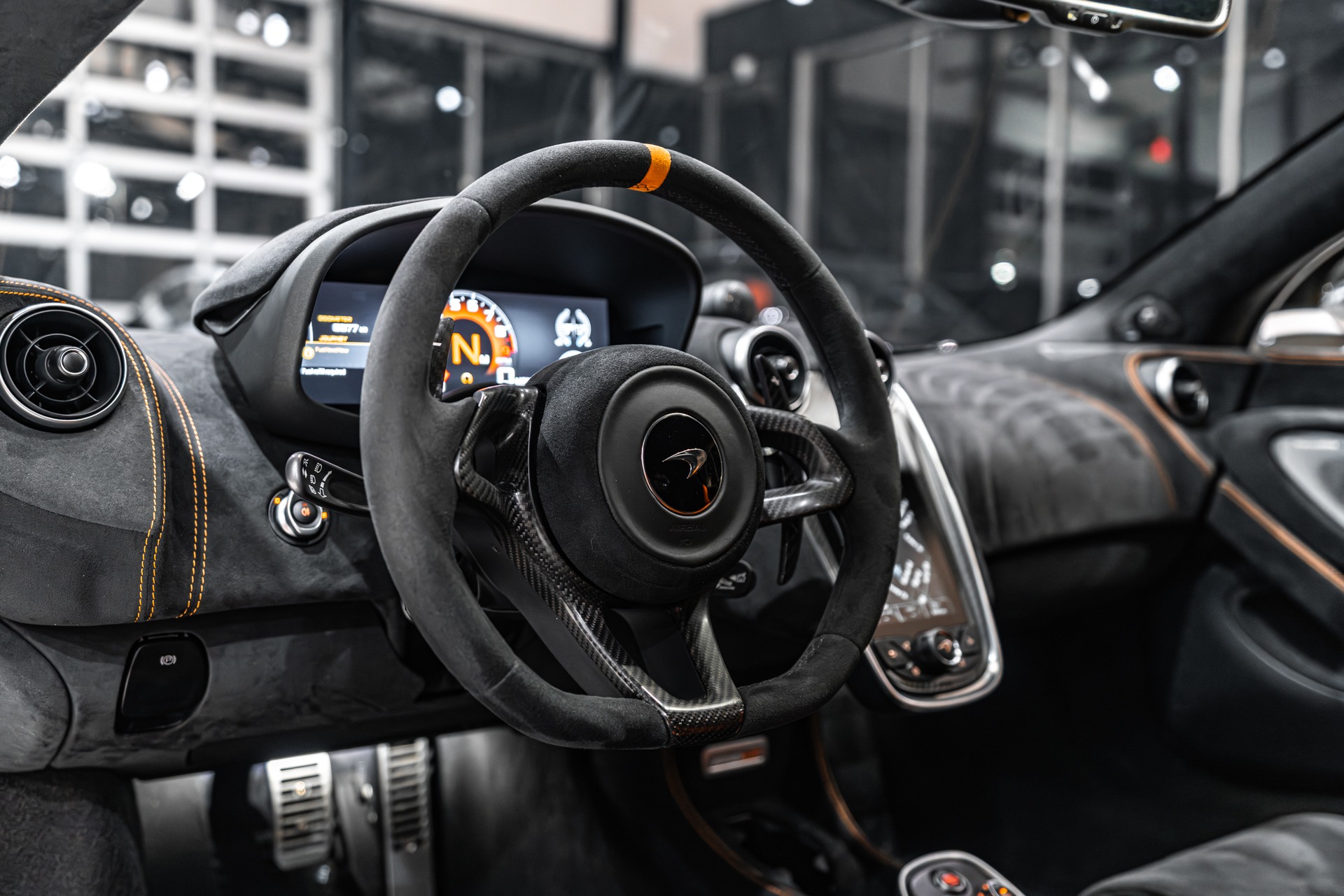 2019 MCLAREN 600LT - Image 10