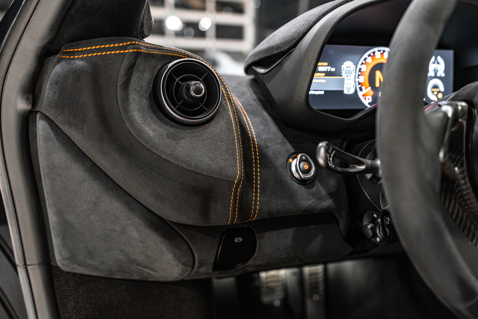 2019 MCLAREN 600LT - Image 9