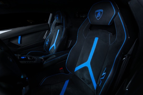 Used 2017 Lamborghini Aventador SV LP750-4 Factory Carbon Roof Blu Nettens LOADED RARE Best Spec! for sale Sold at Chicago Motor Cars in West Chicago IL 60185 3