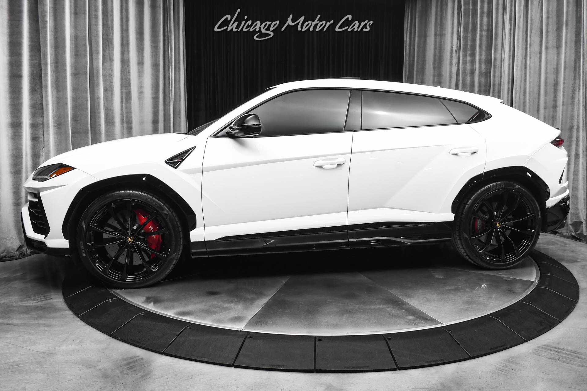 Used 2022 Lamborghini Urus Red/Black Interior! 23 Inch Upgraded Wheels! One Owner Vehicle! B&O Sound! for sale Sold at Chicago Motor Cars in West Chicago IL 60185 1