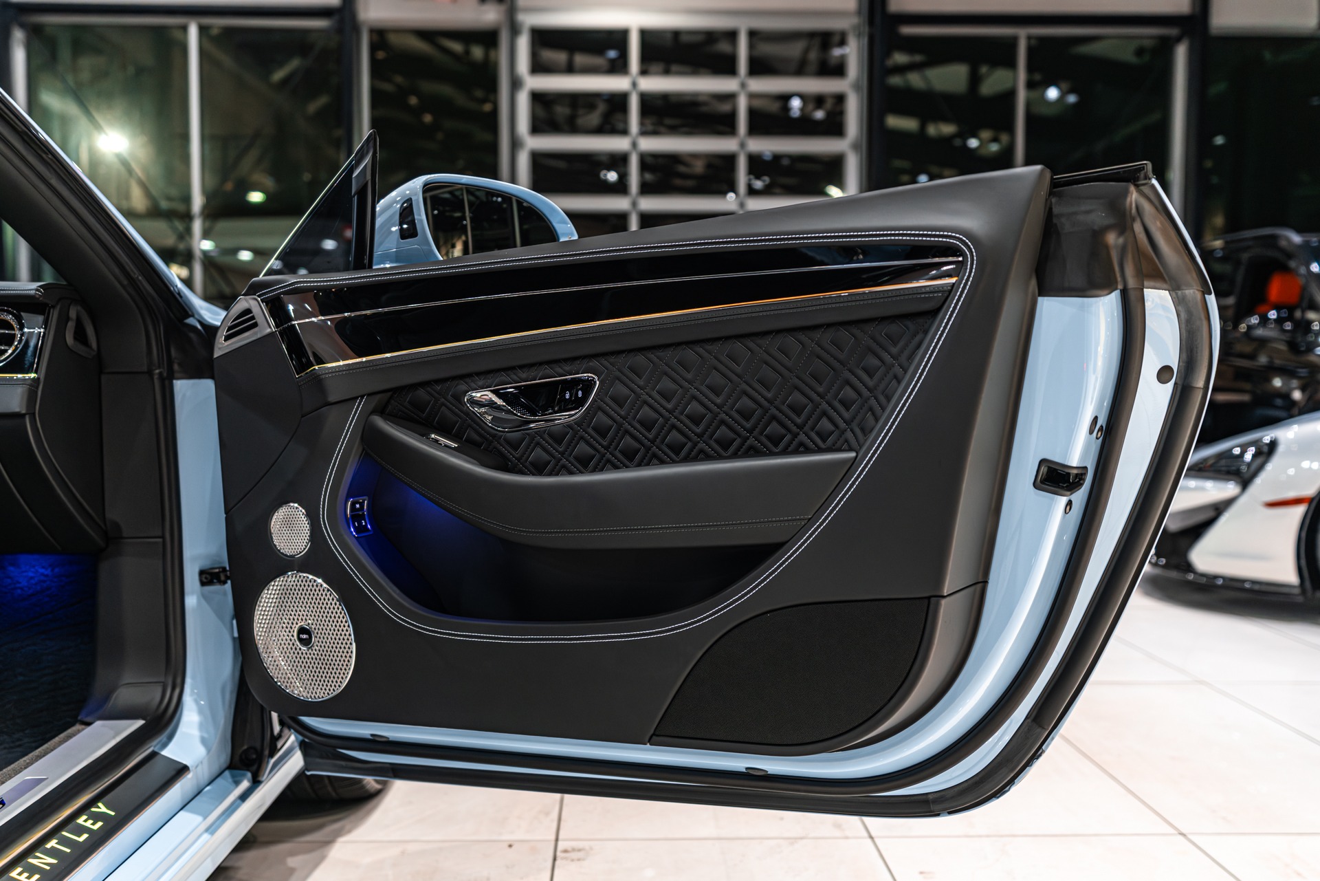 2024 BENTLEY CONTINENTAL - Image 32