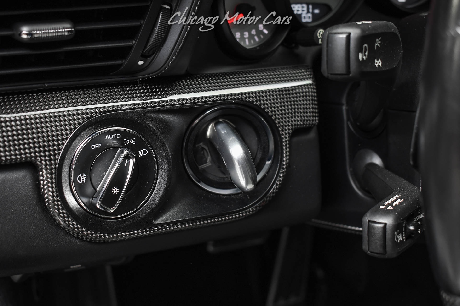 2017 PORSCHE 911 - Image 11