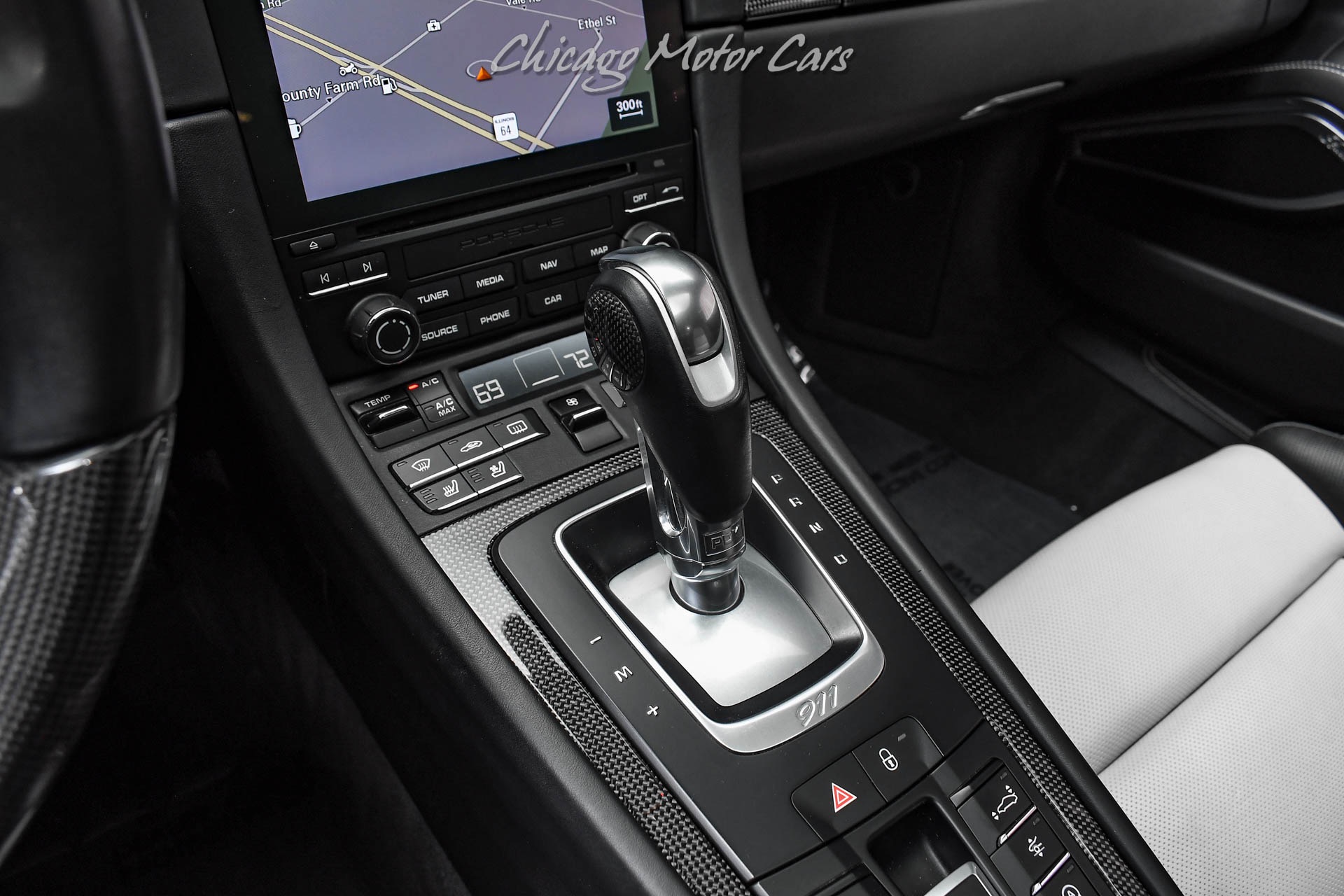 2017 PORSCHE 911 - Image 19