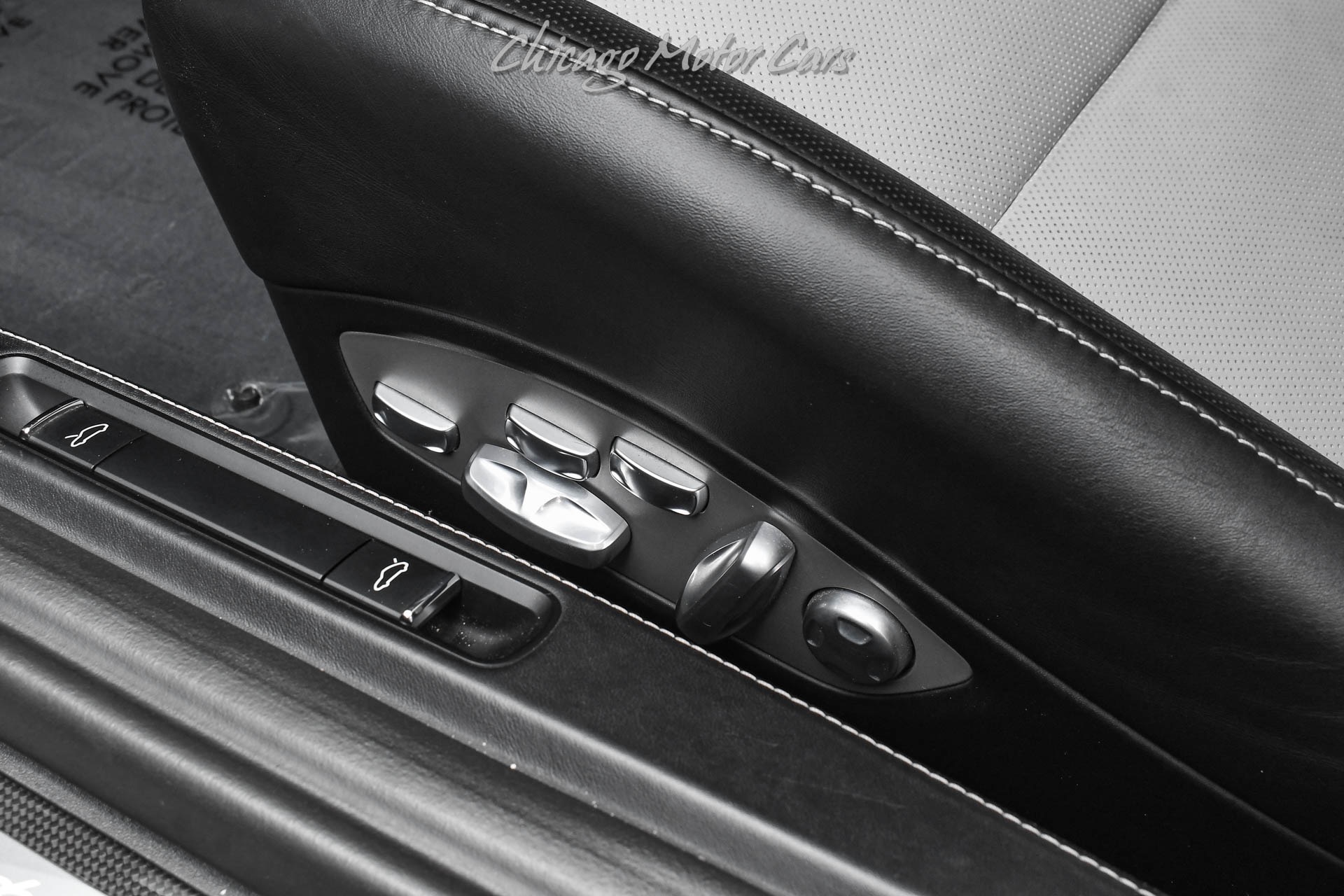 2017 PORSCHE 911 - Image 22