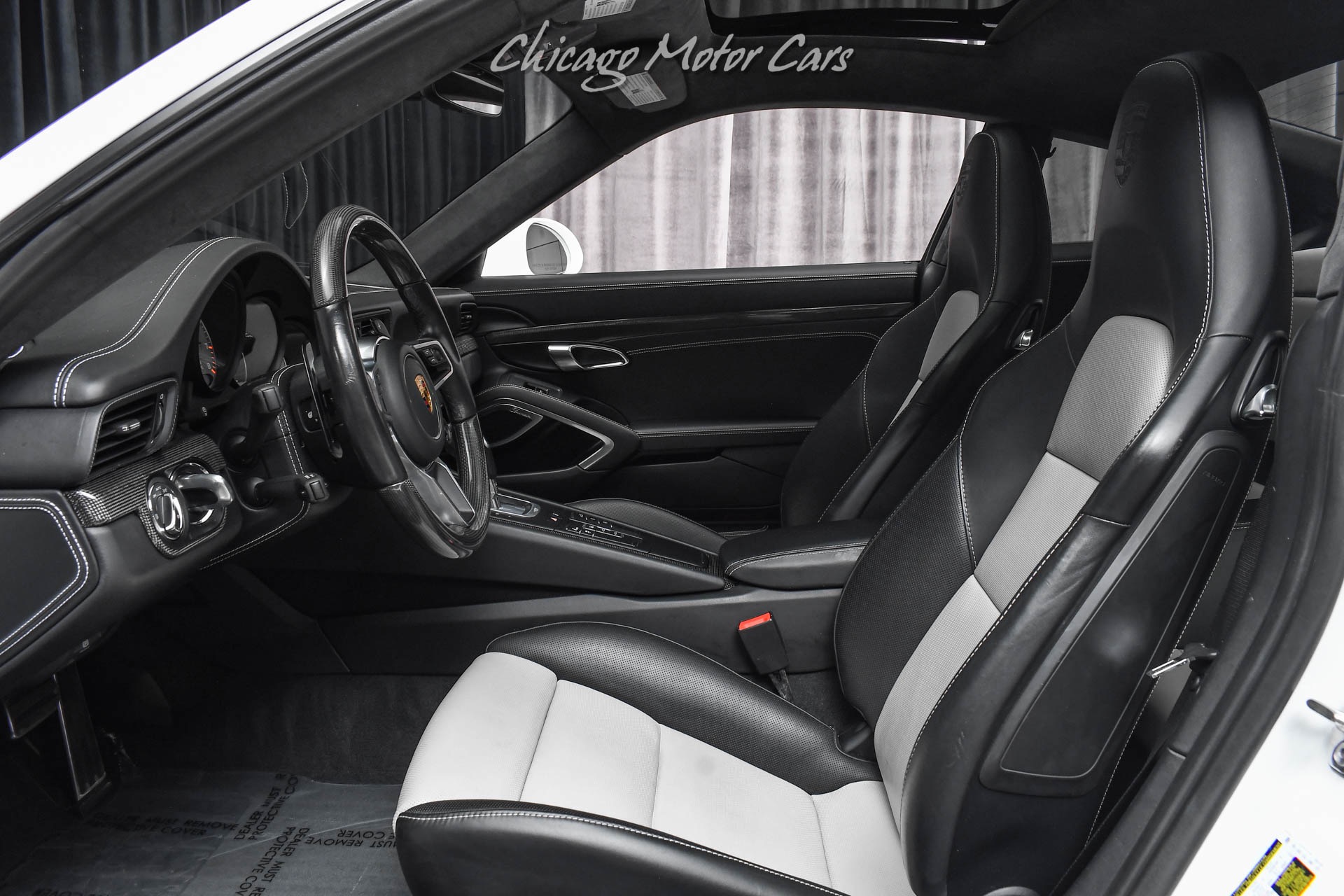 2017 PORSCHE 911 - Image 25