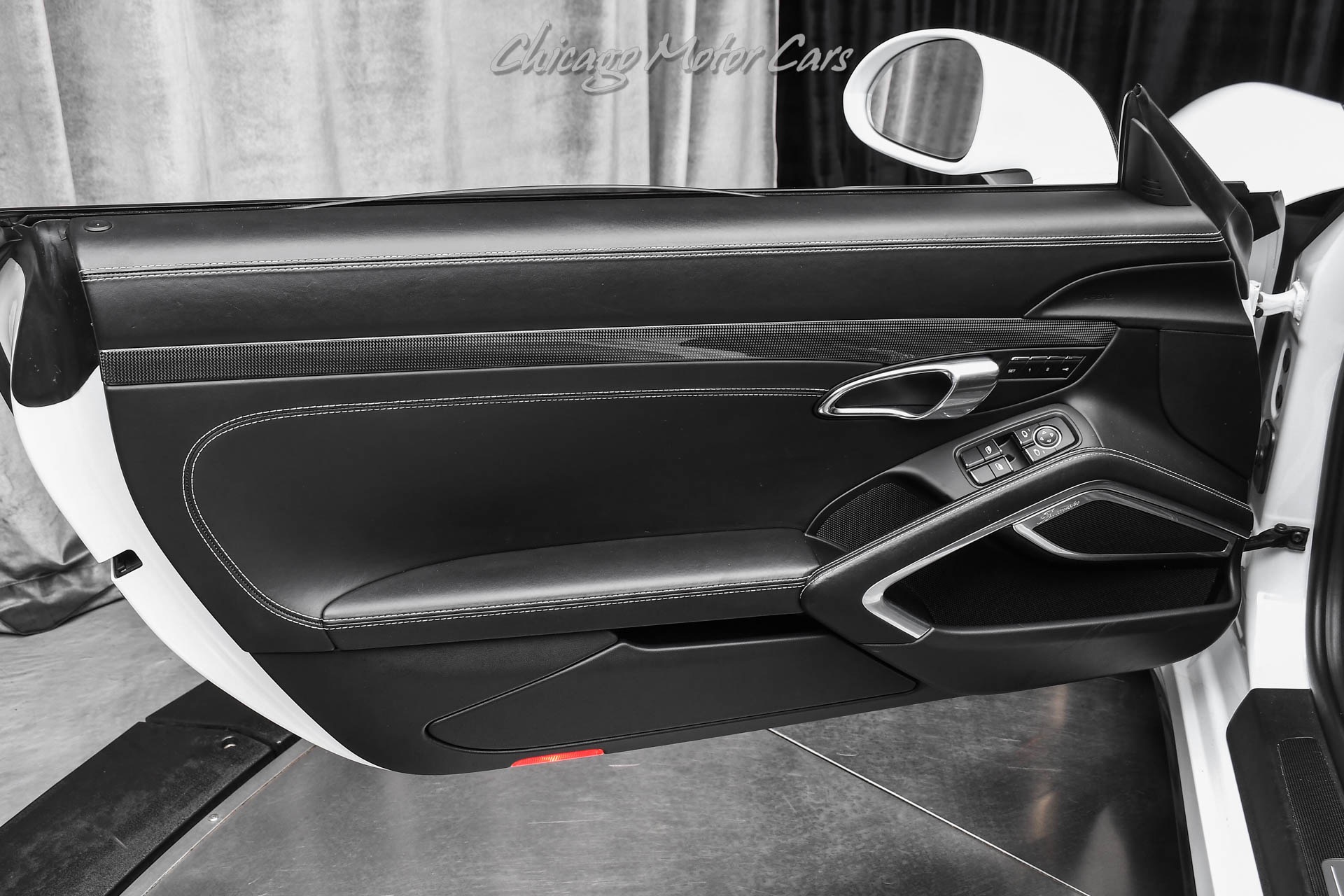 2017 PORSCHE 911 - Image 33