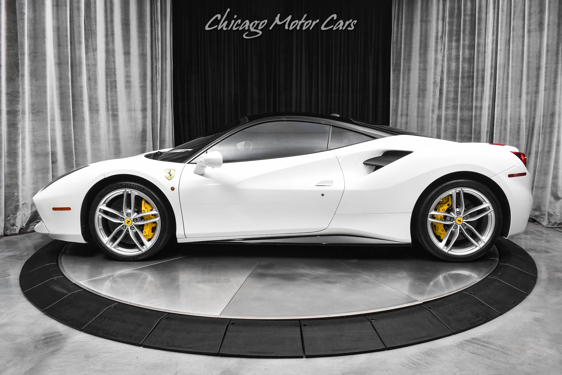 2017 FERRARI 488 - Image 30