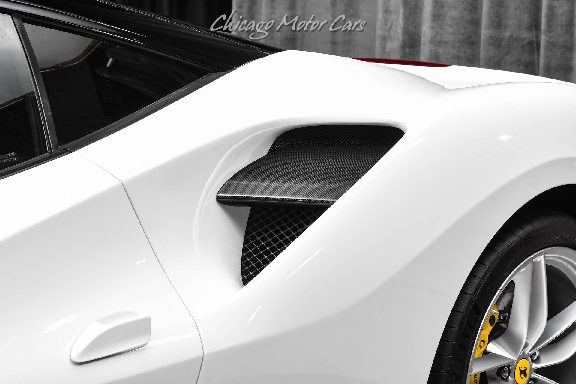 2017 FERRARI 488 - Image 32