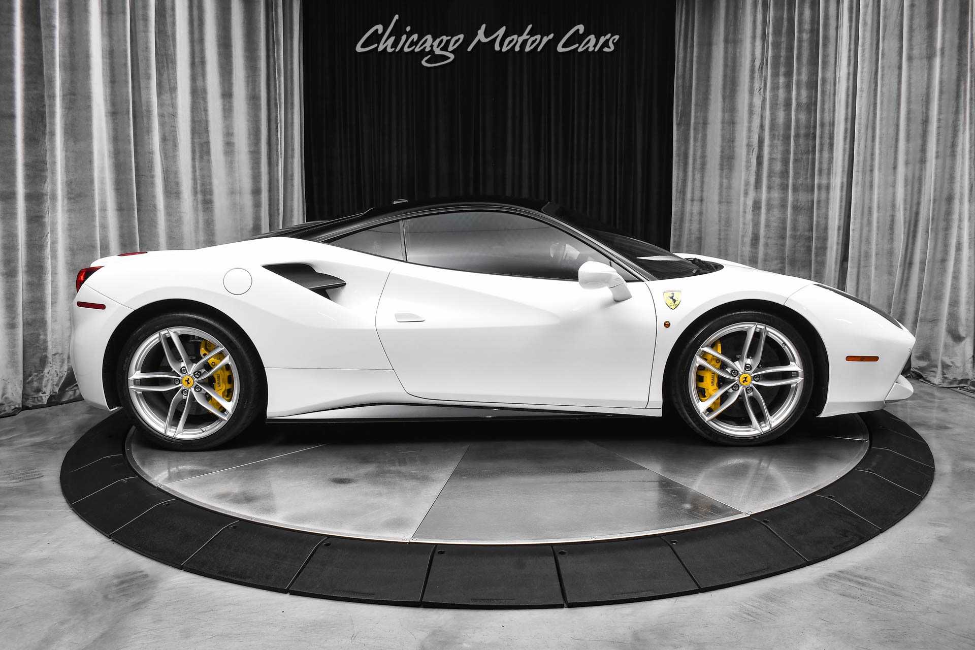 2017 FERRARI 488 - Image 39