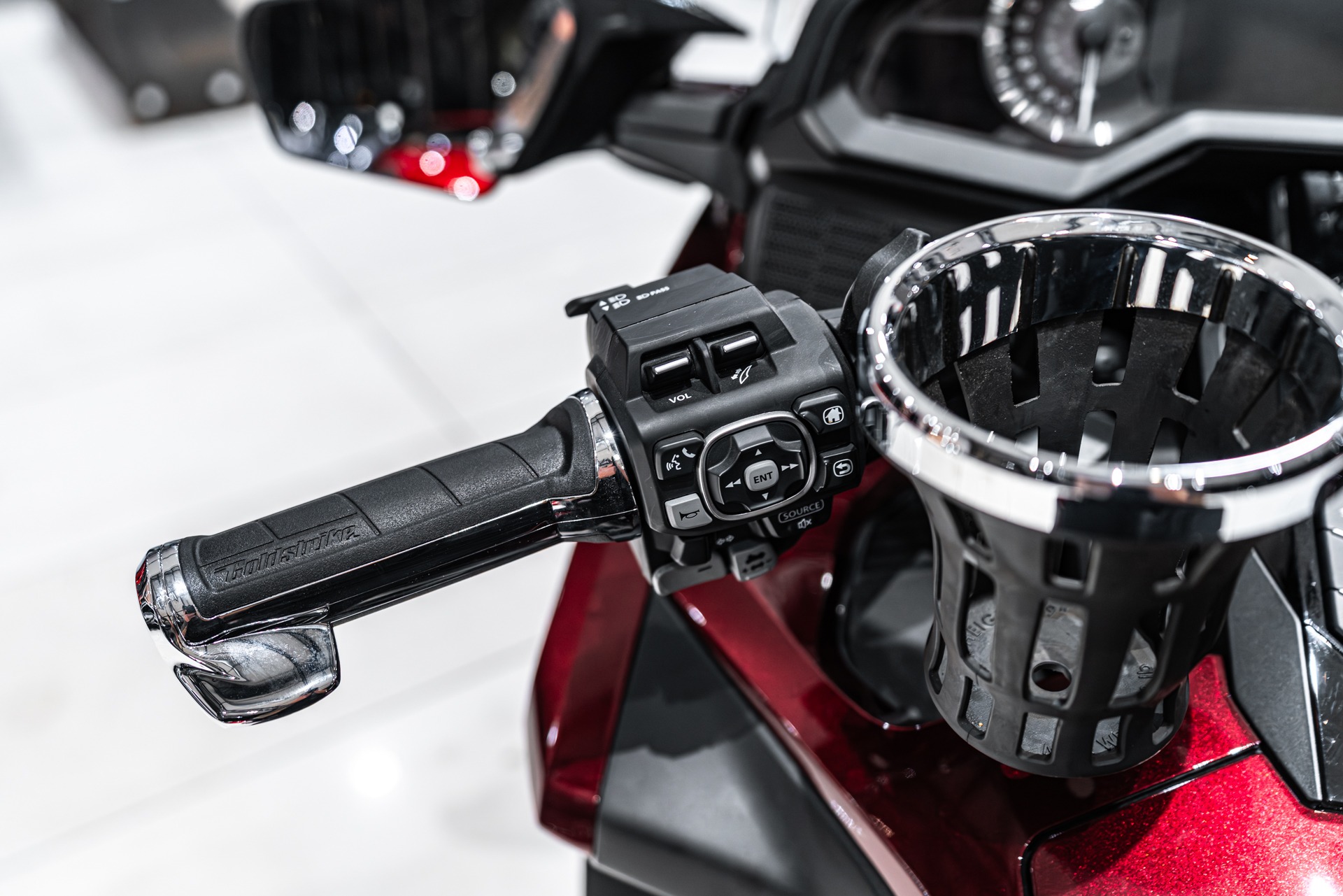 2025 HONDA GOLD WING TOUR - Image 10