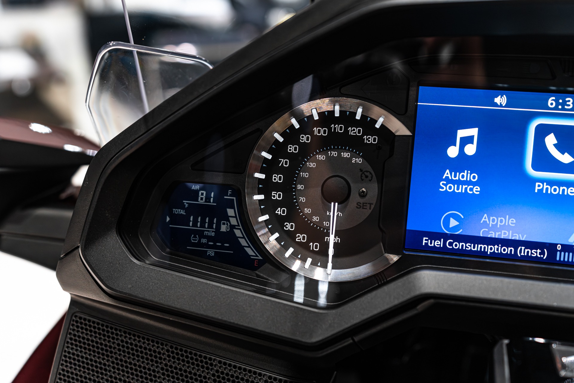 2025 HONDA GOLD WING TOUR - Image 17