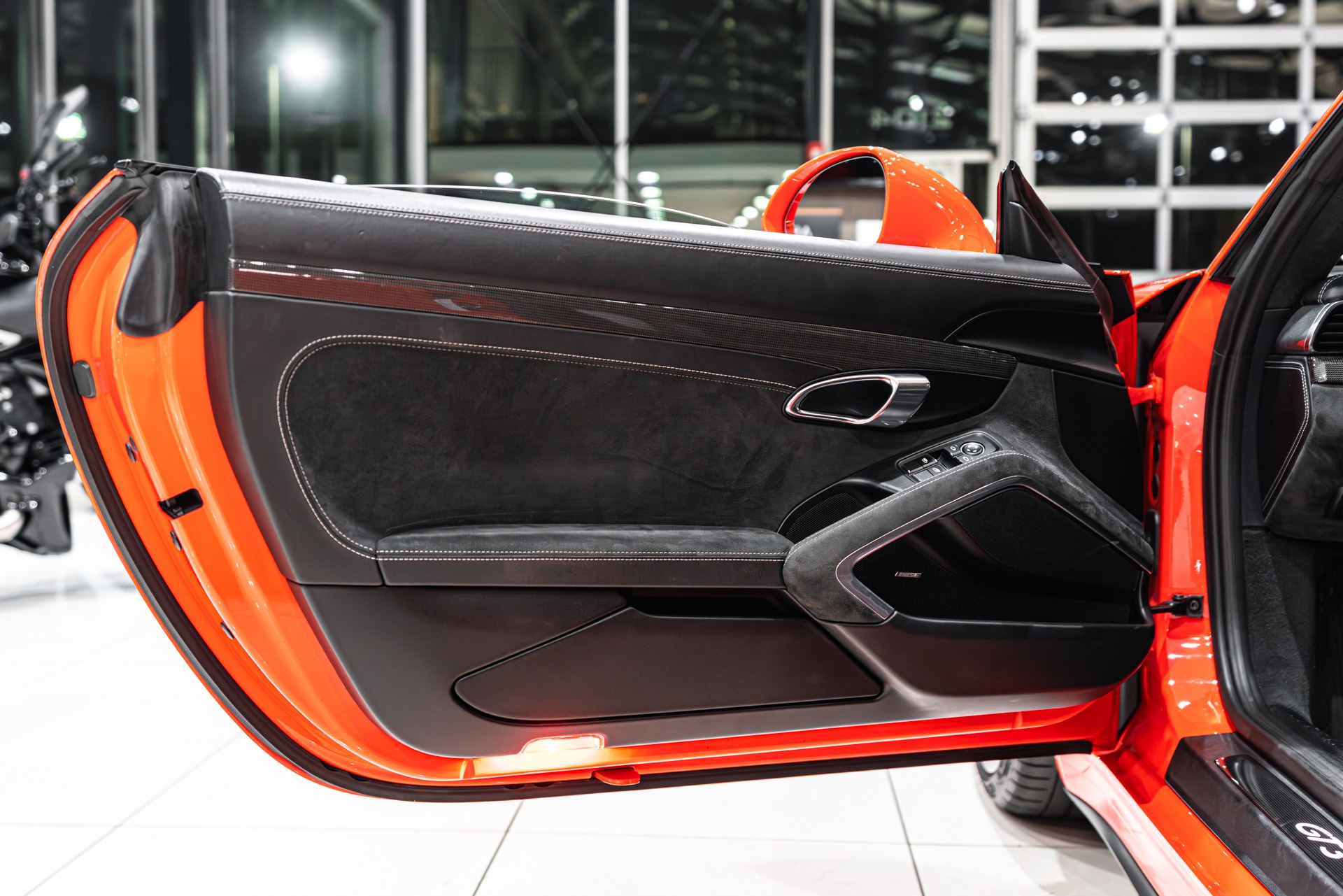 2018 PORSCHE 911 - Image 31