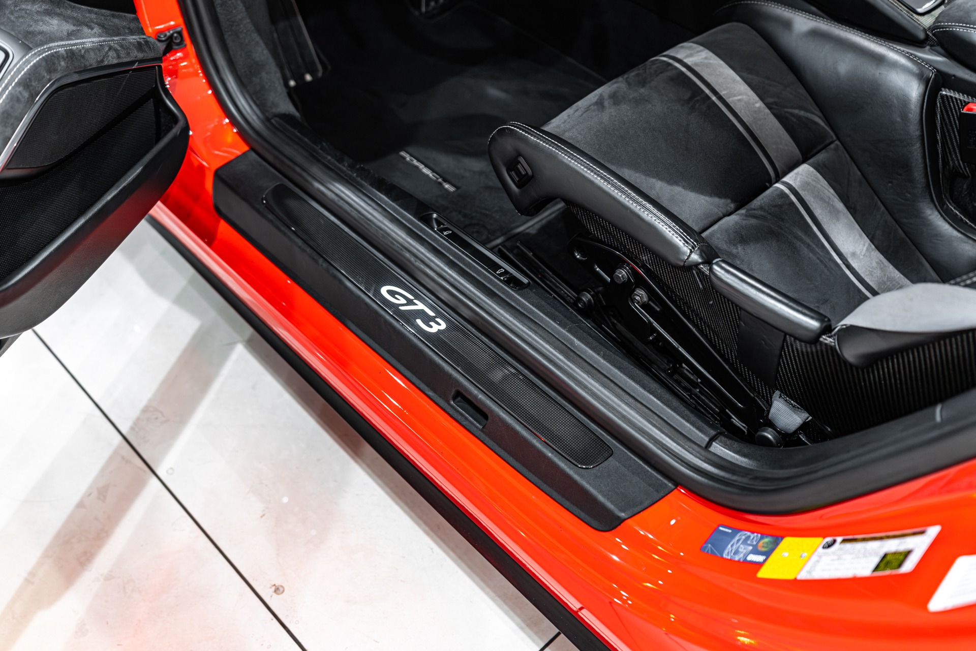 2018 PORSCHE 911 - Image 32