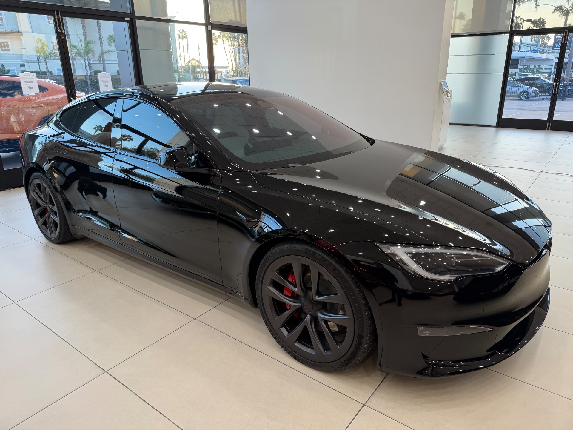 2024 Tesla Model S Plaid photo 2