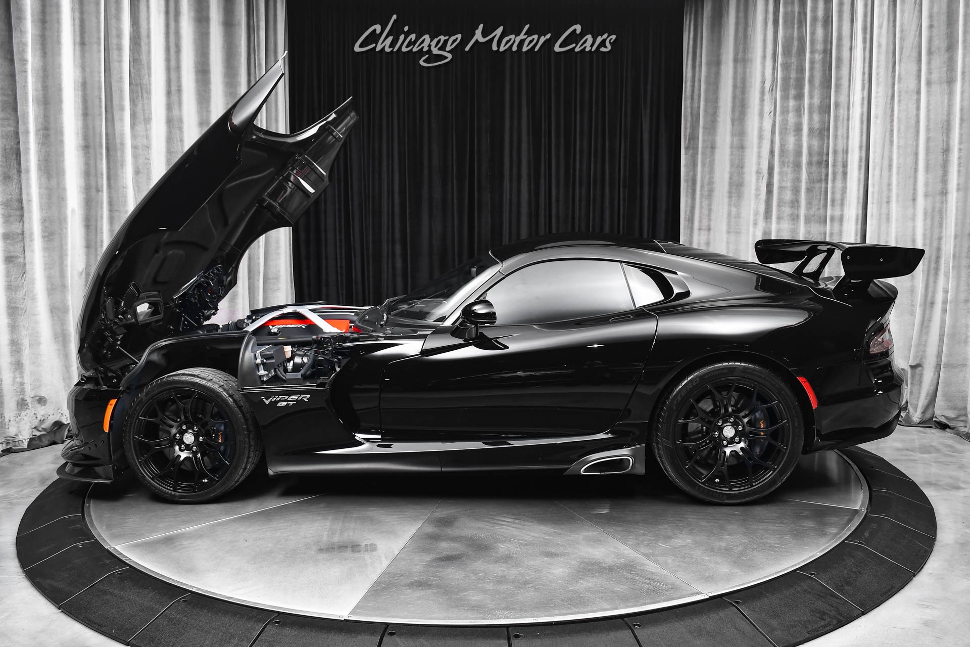 2017 DODGE VIPER - Image 29