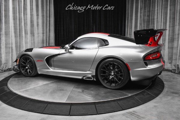 Used 2015 Dodge Viper SRT Only 3k Miles Billet Silver Carbon Fiber Sills & Spoiler 6-Vent Hood for sale Sold at Chicago Motor Cars in West Chicago IL 60185 3