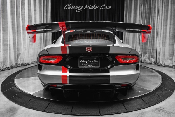 Used 2015 Dodge Viper SRT Only 3k Miles Billet Silver Carbon Fiber Sills & Spoiler 6-Vent Hood for sale Sold at Chicago Motor Cars in West Chicago IL 60185 4
