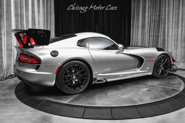 Used 2015 Dodge Viper SRT Only 3k Miles Billet Silver Carbon Fiber Sills & Spoiler 6-Vent Hood for sale Sold at Chicago Motor Cars in West Chicago IL 60185 5