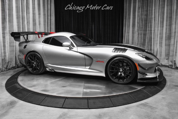 Used 2015 Dodge Viper SRT Only 3k Miles Billet Silver Carbon Fiber Sills & Spoiler 6-Vent Hood for sale Sold at Chicago Motor Cars in West Chicago IL 60185 6