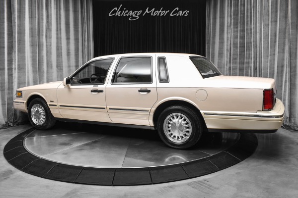 Used 1997 Lincoln Town Car Cartier Edition One Owner All Power options Last Year Cartier Leather for sale Sold at Chicago Motor Cars in West Chicago IL 60185 3
