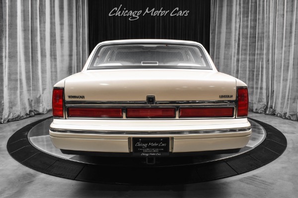 Used 1997 Lincoln Town Car Cartier Edition One Owner All Power options Last Year Cartier Leather for sale Sold at Chicago Motor Cars in West Chicago IL 60185 4