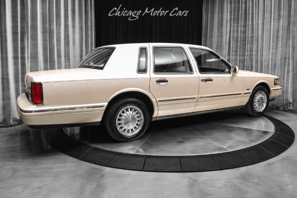 Used 1997 Lincoln Town Car Cartier Edition One Owner All Power options Last Year Cartier Leather for sale Sold at Chicago Motor Cars in West Chicago IL 60185 5