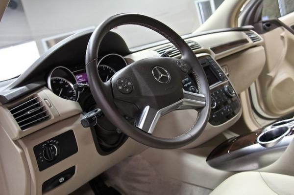 New-2011-Mercedes-Benz-R350-4-Matic-Sport