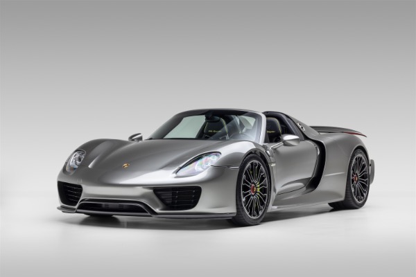 Used 2015 Porsche 918 Spyder Liquid Metal Silver Carbon Interior Pkg Carbon Diffuser Blades Front Lift for sale Sold at Chicago Motor Cars in West Chicago IL 60185 4
