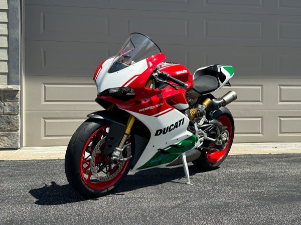 Used 2018 Ducati 1299 Panigale R Final Edition RARE Limited Edition Collector Quality Virtually BRAND NEW TONS of Carbon for sale Sold at Chicago Motor Cars in West Chicago IL 60185 4