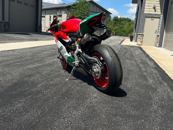 Used 2018 Ducati 1299 Panigale R Final Edition RARE Limited Edition Collector Quality Virtually BRAND NEW TONS of Carbon for sale Sold at Chicago Motor Cars in West Chicago IL 60185 5