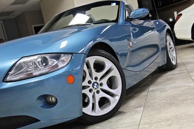 New-2005-BMW-Z4-30i-Sport