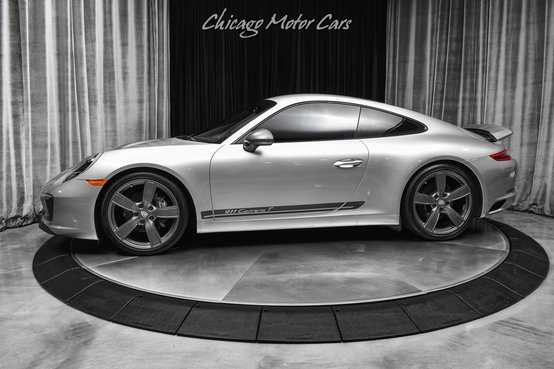 2019 Porsche 911 Carrera