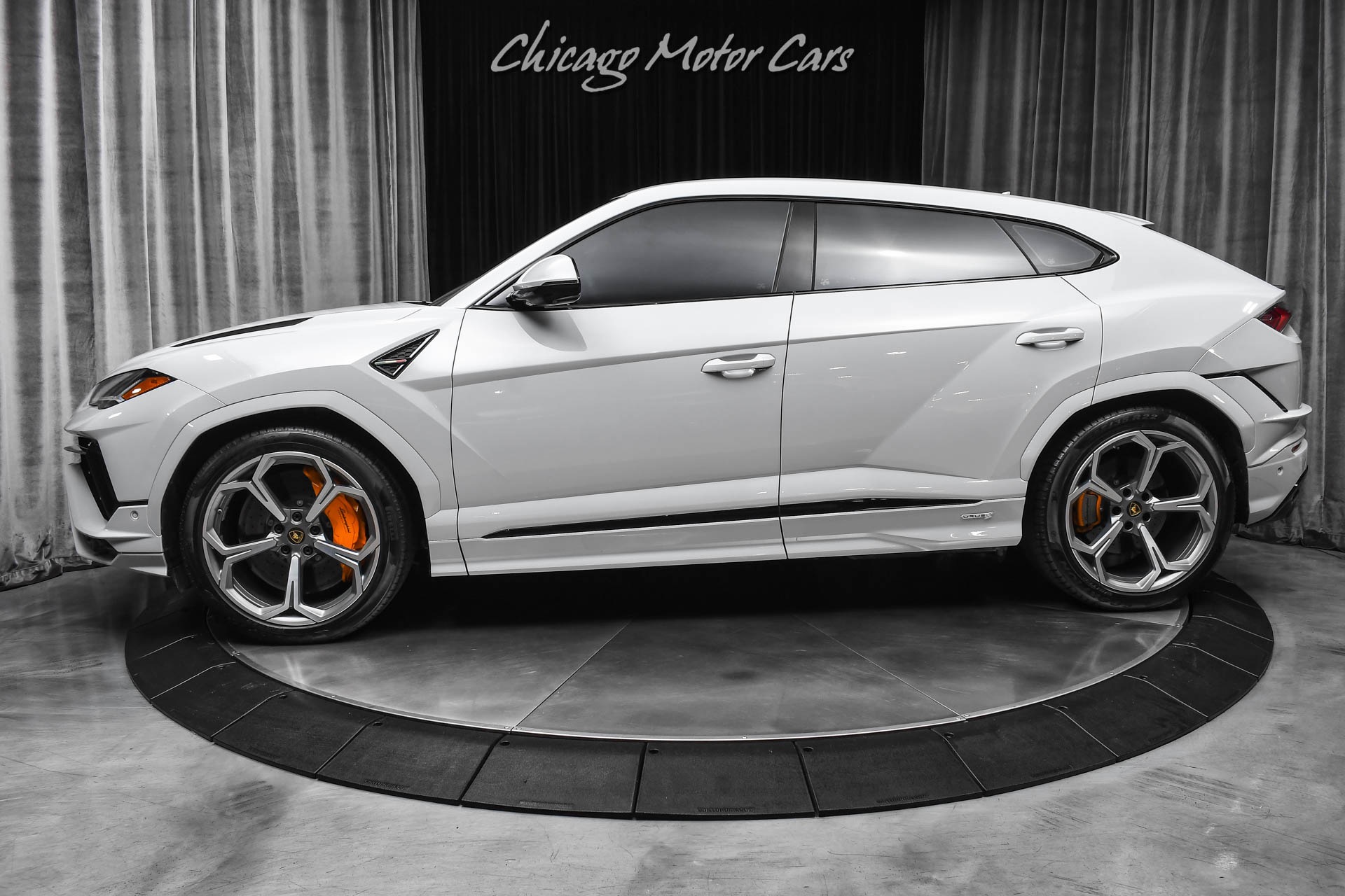 Used 2024 Lamborghini Urus S Only 13K Miles Grigio Hati RARE Carbon Fiber WARRANTY LOADED for sale Sold at Chicago Motor Cars in West Chicago IL 60185 1