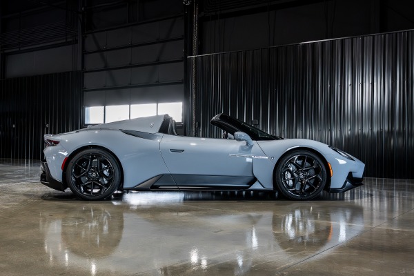 Used 2023 Maserati MC20 Cielo Convertible MSRP $298k+ Only 2600 Miles! Ceramic Brakes Carbon Fiber Pkg! for sale Sold at Chicago Motor Cars in West Chicago IL 60185 6