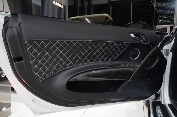 Used 2014 Audi R8 V10 RARE Gated 6-Spd Manual Collector Car Carbon Blades Ceramic Brakes for sale $235,800 at Chicago Motor Cars in West Chicago IL 60185 5