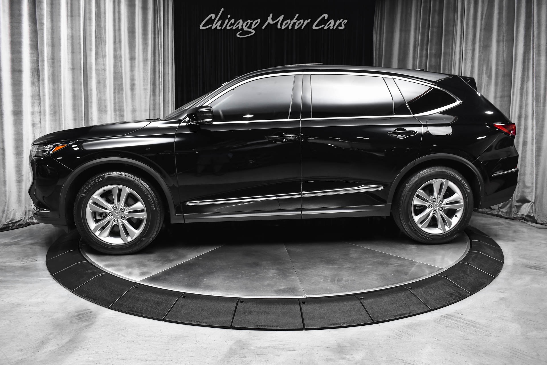 Used 2022 Acura MDX SH-AWD Panoroof Apple CarPlay/Android Auto Power Liftgate Loaded for sale Sold at Chicago Motor Cars in West Chicago IL 60185 1