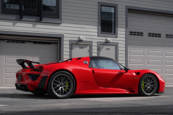 Used 2015 Porsche 918 Spyder Weissach Package Only 2400 Miles Front Axle Lift CXX Options! Carbon Fiber! for sale Sold at Chicago Motor Cars in West Chicago IL 60185 3