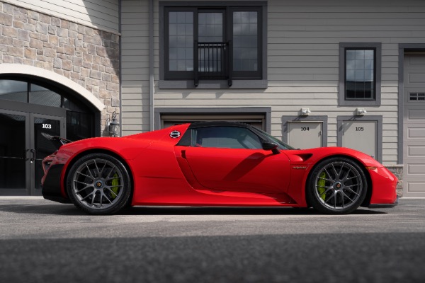 Used 2015 Porsche 918 Spyder Weissach Package Only 2400 Miles Front Axle Lift CXX Options! Carbon Fiber! for sale Sold at Chicago Motor Cars in West Chicago IL 60185 4
