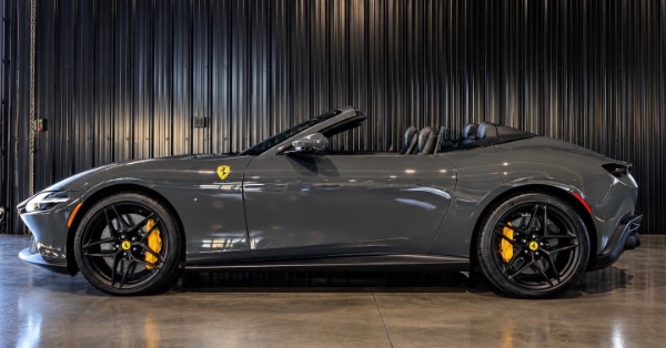 Used 2026 Ferrari Roma Spider Carbon Fiber LED Steering Wheel  Giallo Leather Accents for sale $289,800 at Chicago Motor Cars in West Chicago IL 60185 2