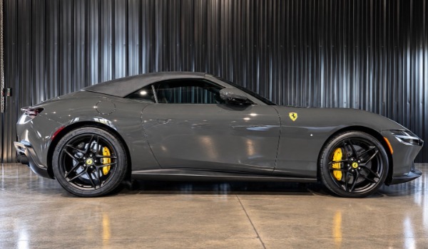 Used 2026 Ferrari Roma Spider Carbon Fiber LED Steering Wheel  Giallo Leather Accents for sale $289,800 at Chicago Motor Cars in West Chicago IL 60185 3